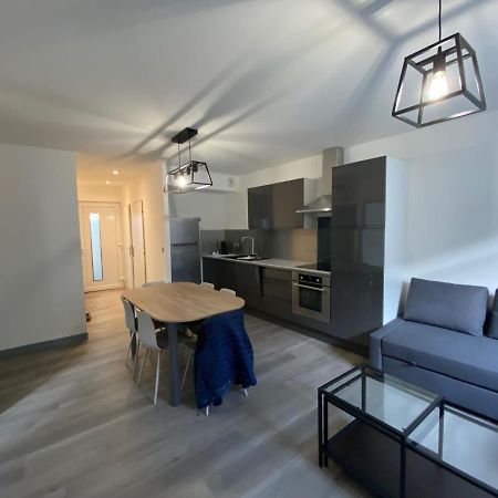 Résidence avec un T3 un T2 et un STUDIO en Centre Ville d Argelès-Gazost Exterior foto