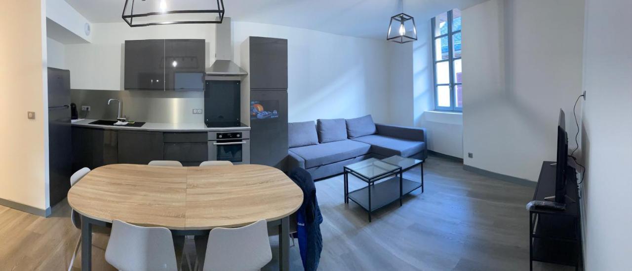 Résidence avec un T3 un T2 et un STUDIO en Centre Ville d Argelès-Gazost Exterior foto